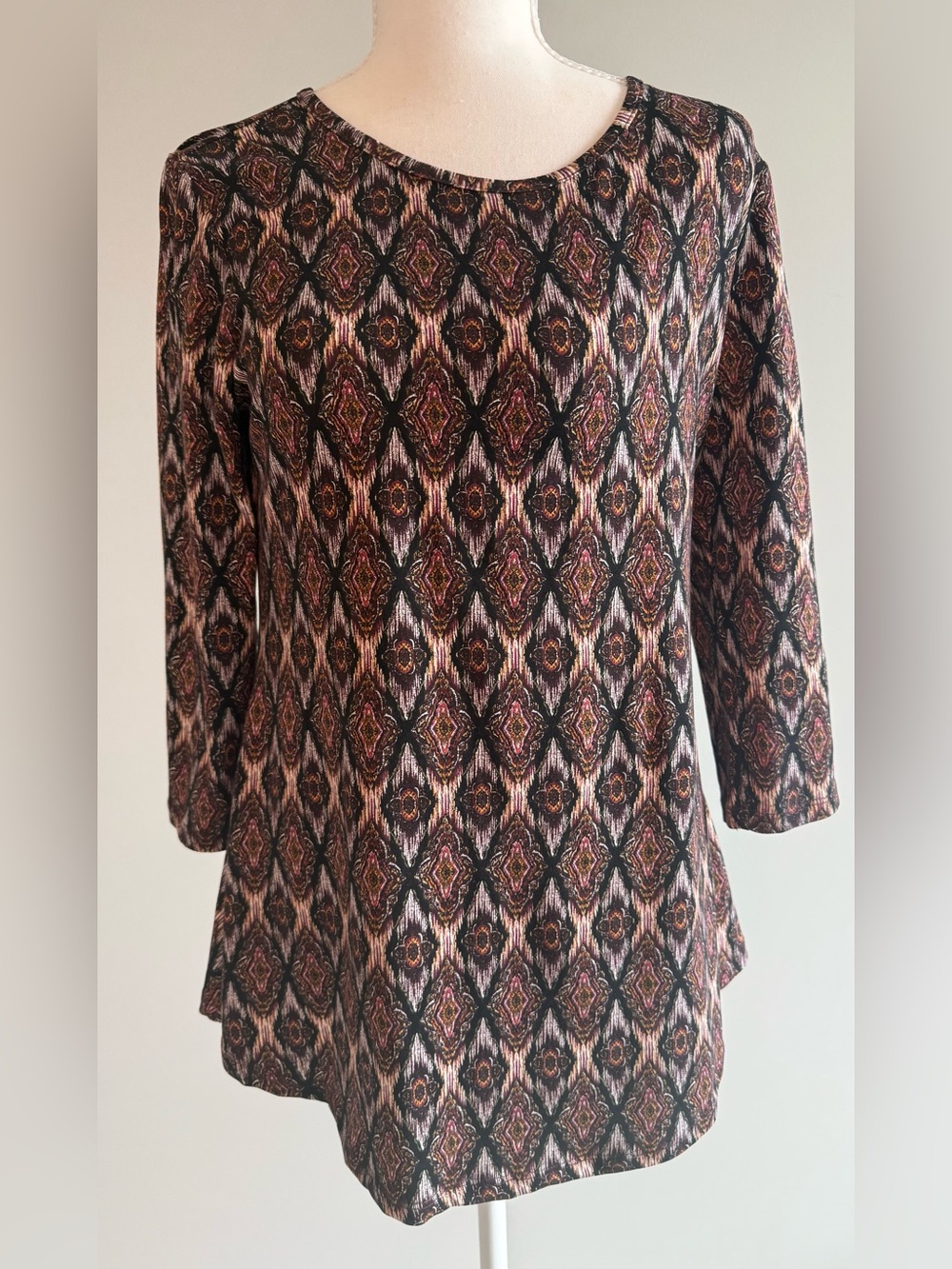 BOBEAU Three Quarter Sleeve Lightweight  Patterned Women's Blouse - Size Small